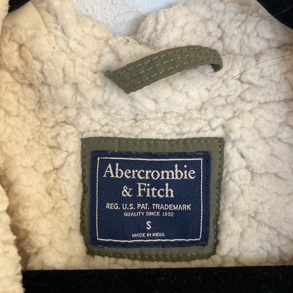Abercrombie and Fitch Ultra Parka - Picture 2 of 16